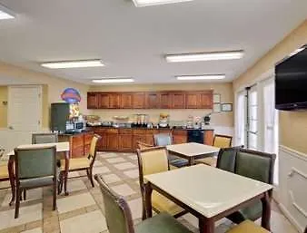 Baymont By Wyndham Cleveland 