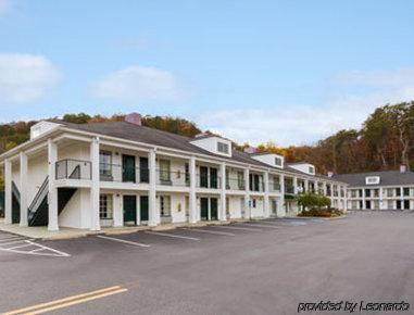 Baymont By Wyndham Motel