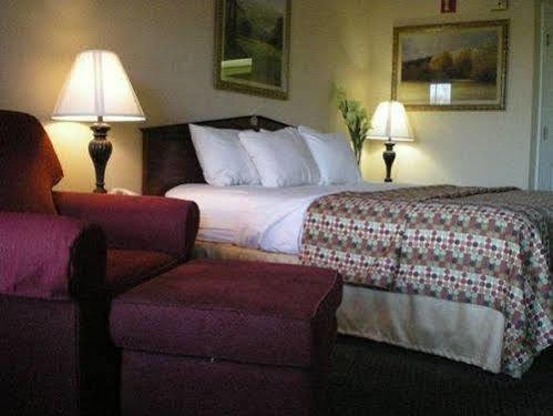 Motel Baymont By Wyndham 2*
