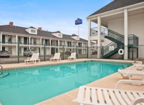 Baymont By Wyndham Motel 2*