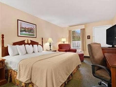 Motel Baymont By Wyndham 2*