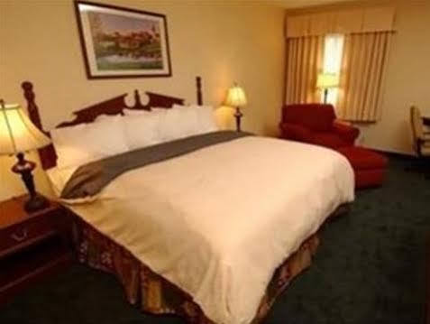 Baymont By Wyndham Motel 2*
