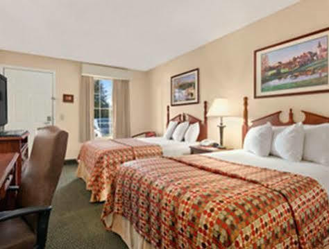 Baymont By Wyndham Motel Cleveland